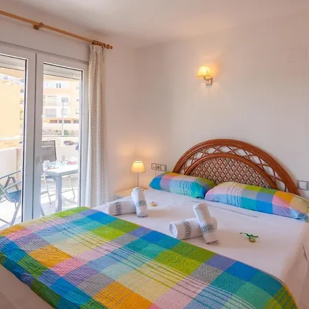 Villas Guzman Veles I Vents * カルプ